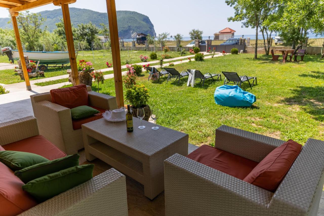Holiday Home Sea Petrovac Bagian luar foto